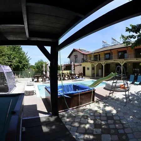 Guest house Casa Opera *